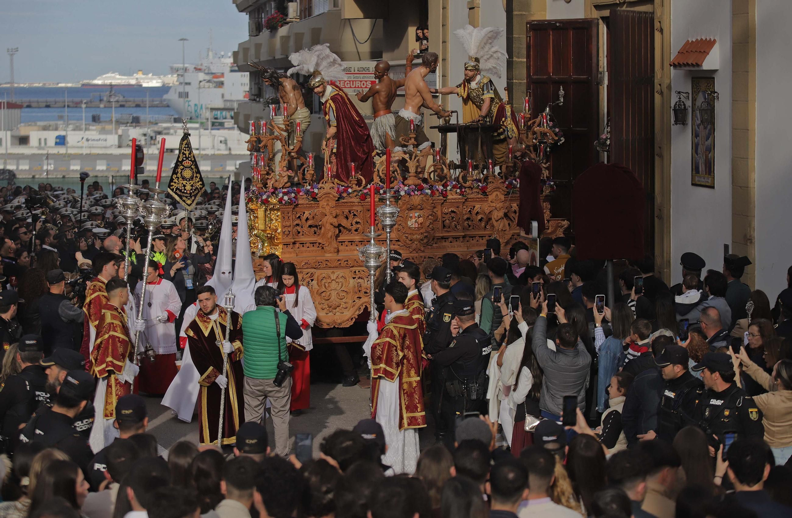 Fotos del Lunes Santo en Algeciras: La Columna