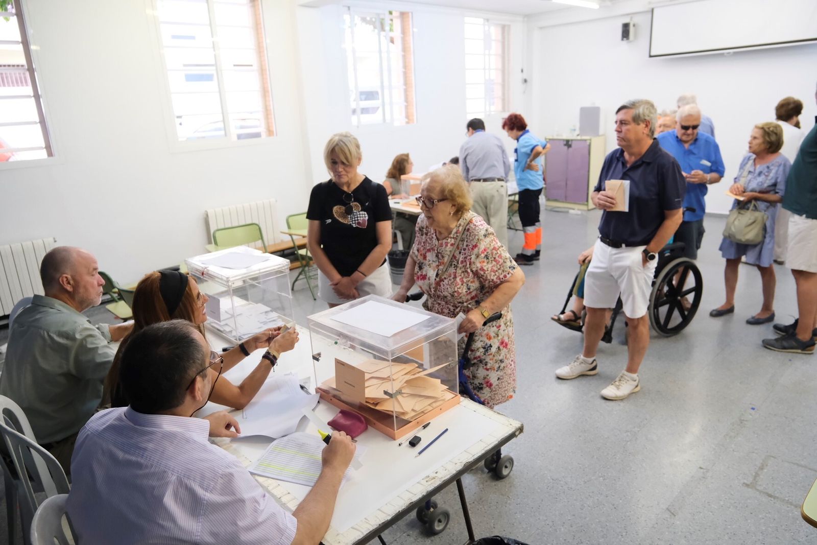 La jornada electoral en Córdoba, en imágenes
