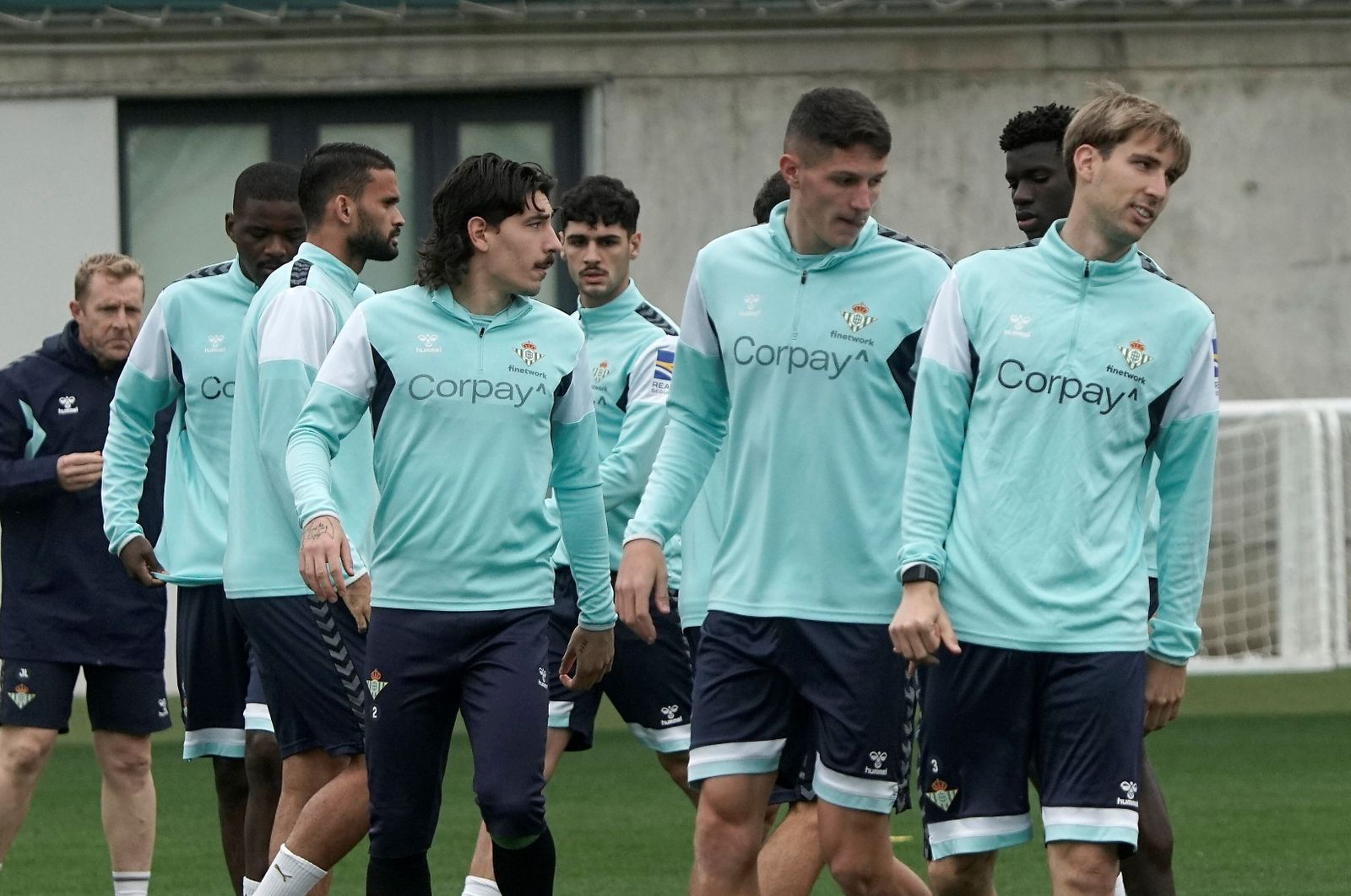 Los jugadores del Betis, en un entrenamiento reciente.