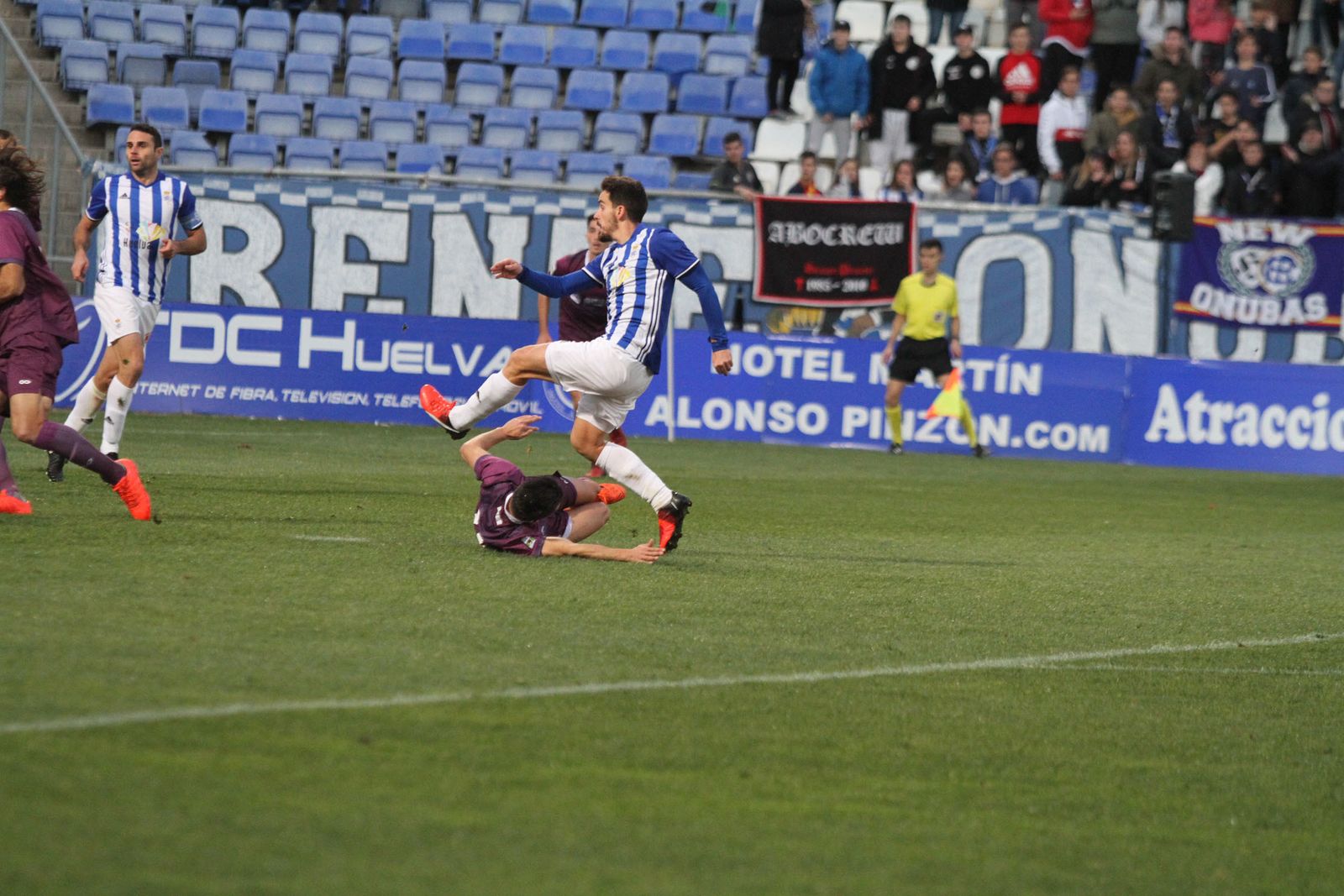 Imágenes del partido entre el Recreativo de Huelva y Jumilla