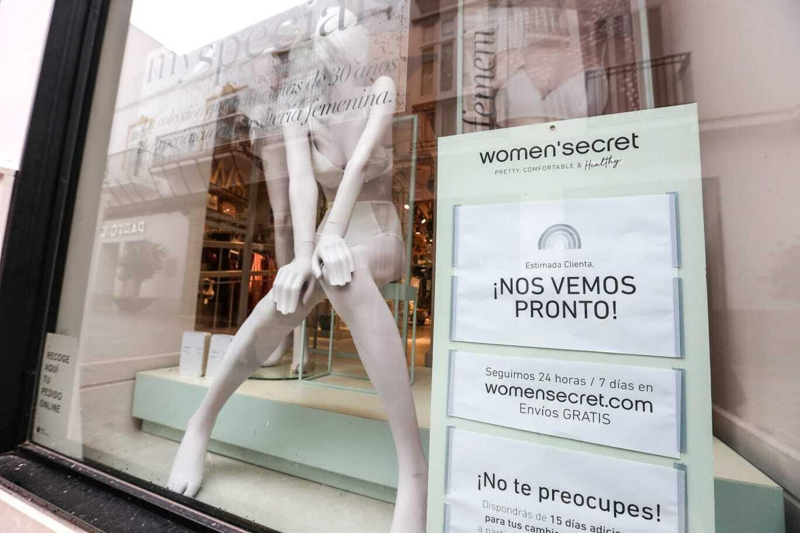 Imágenes de Chiclana durante la primera jornada del cierre de actividades