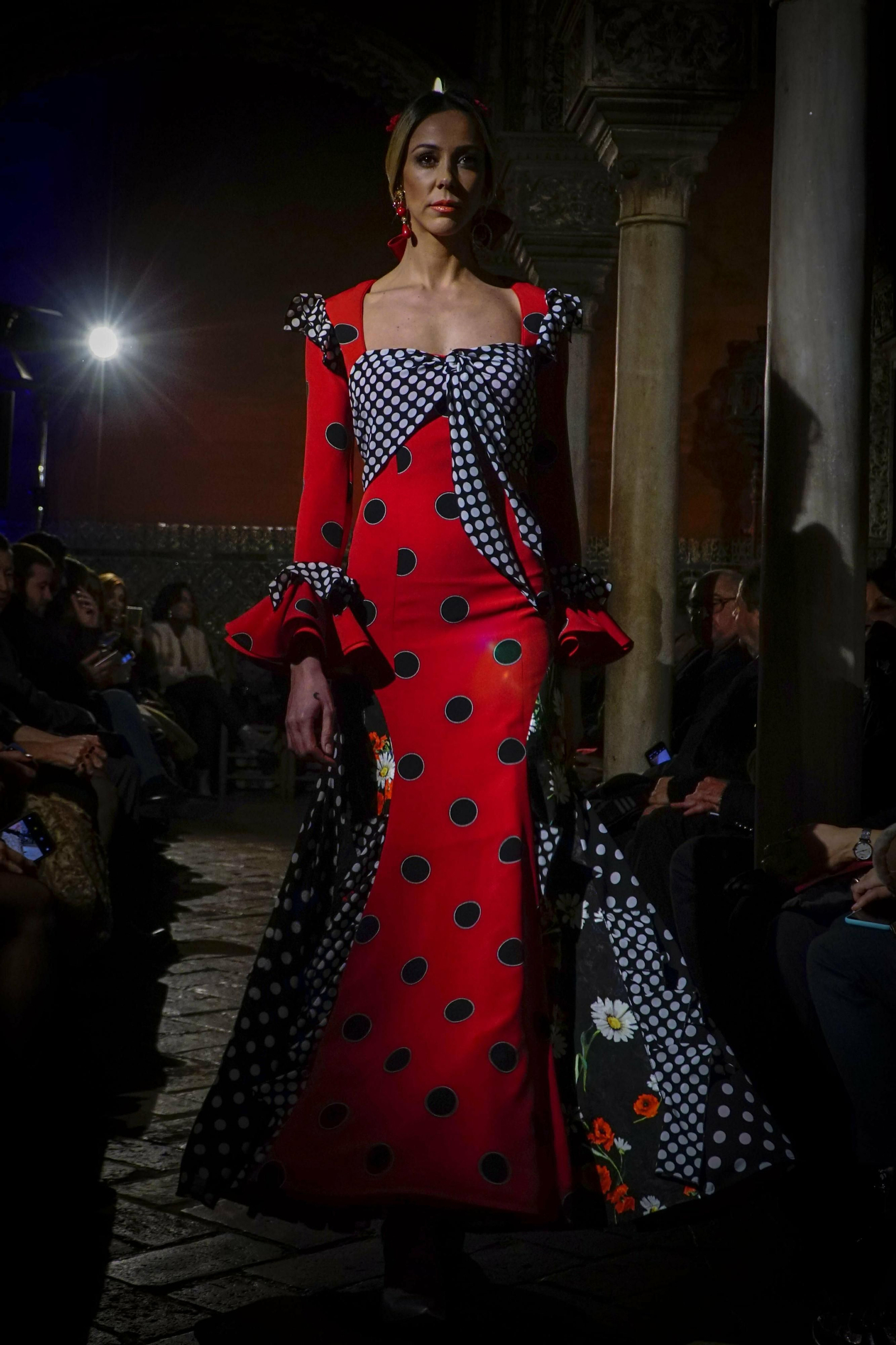 Se abre la temporada de moda flamenca 2020: todas las fotos del desfile de Lina 1960