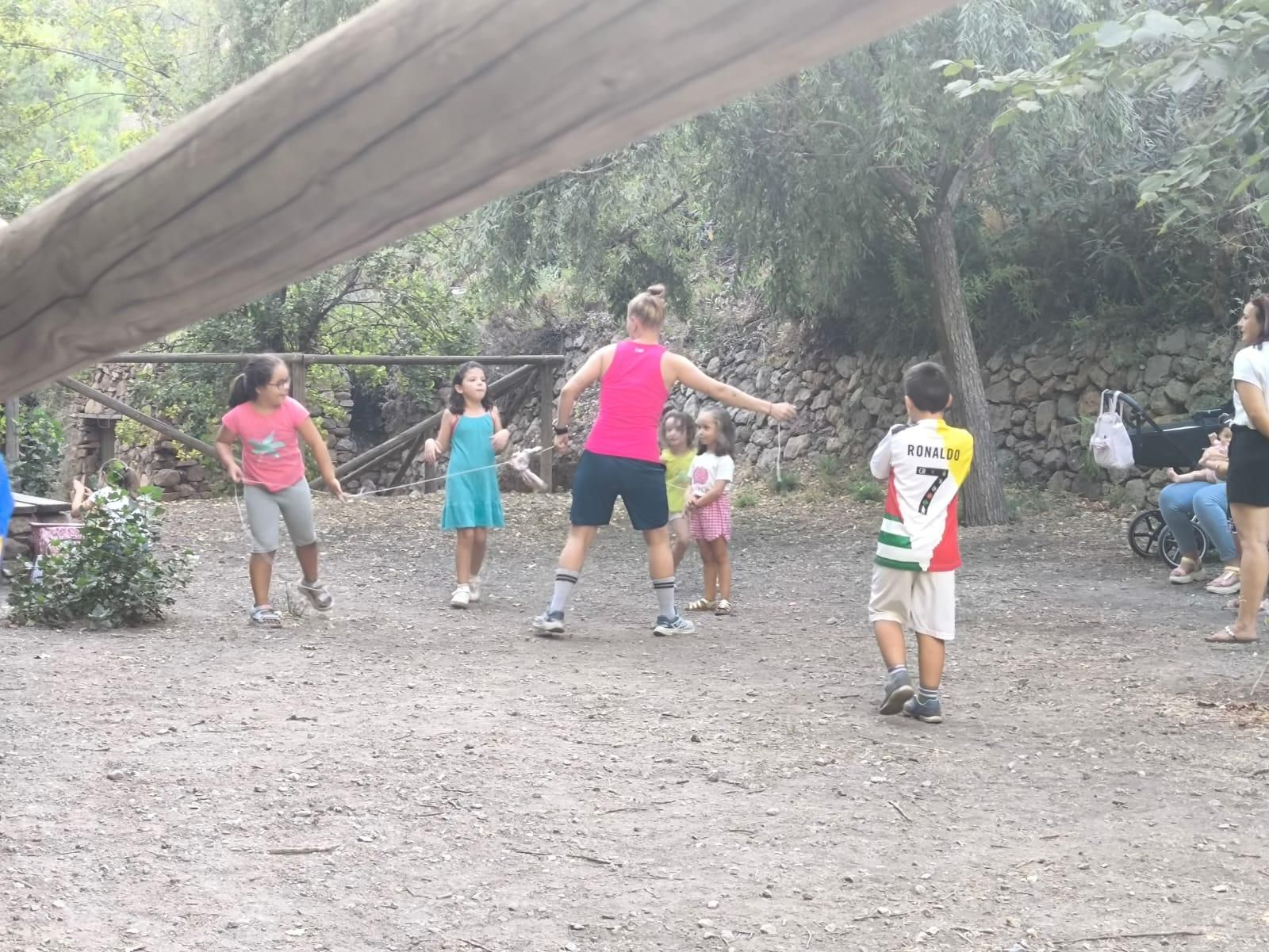 Una de las actividades en el Arroyo de Celín.