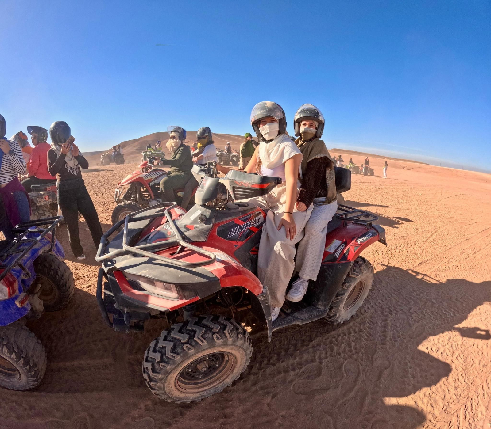 Medio centenar de mujeres vicarias se empapa de la cultura marroquí en un viaje para el recuerdo