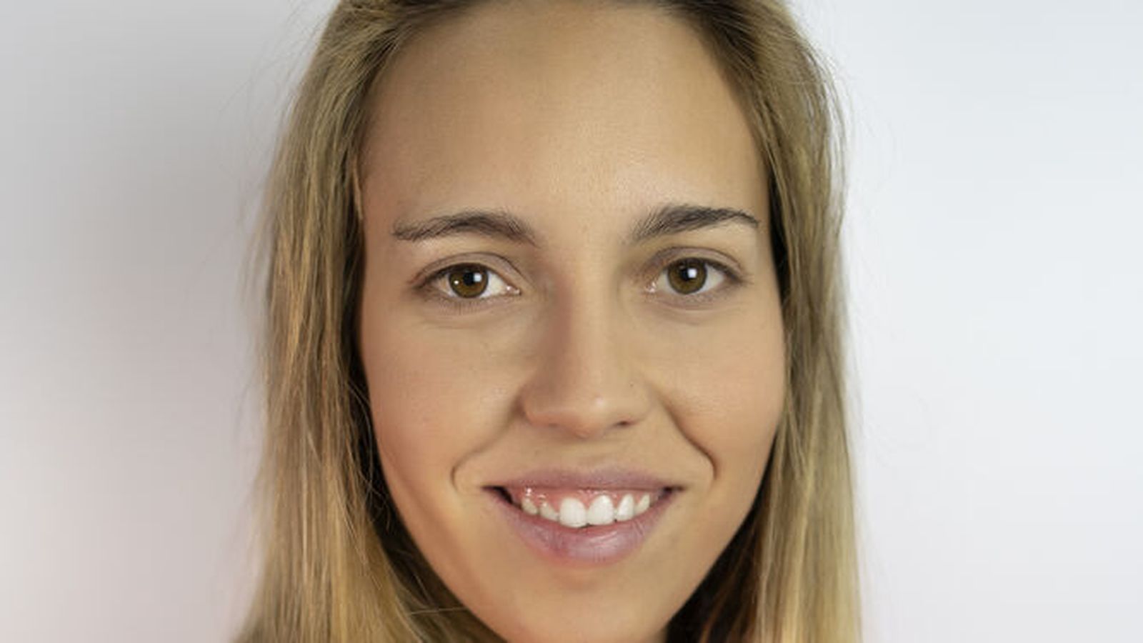 La joven árbitro de fútbol Andrea Zarzuela Gómez se une a la candidatura del PSOE en El Puerto.