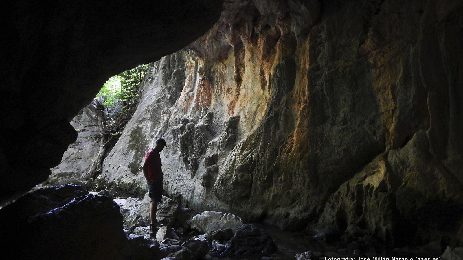 La cueva de Zarzalones oculta un profundo paso subterráneo de agua. La cueva de Zarzalones oculta un profundo paso subterráneo de agua.