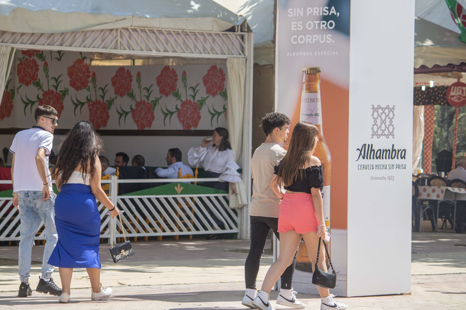 Ambiente en Granada durante este lunes de Corpus, en imágenes