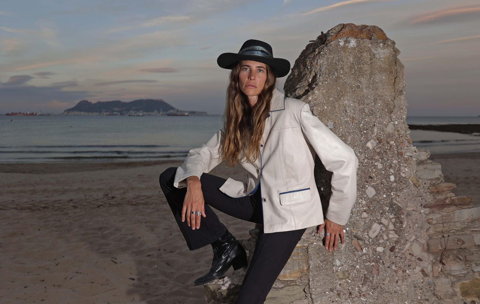 Fotos de Brisa Fenoy en la zona de Getares en Algeciras