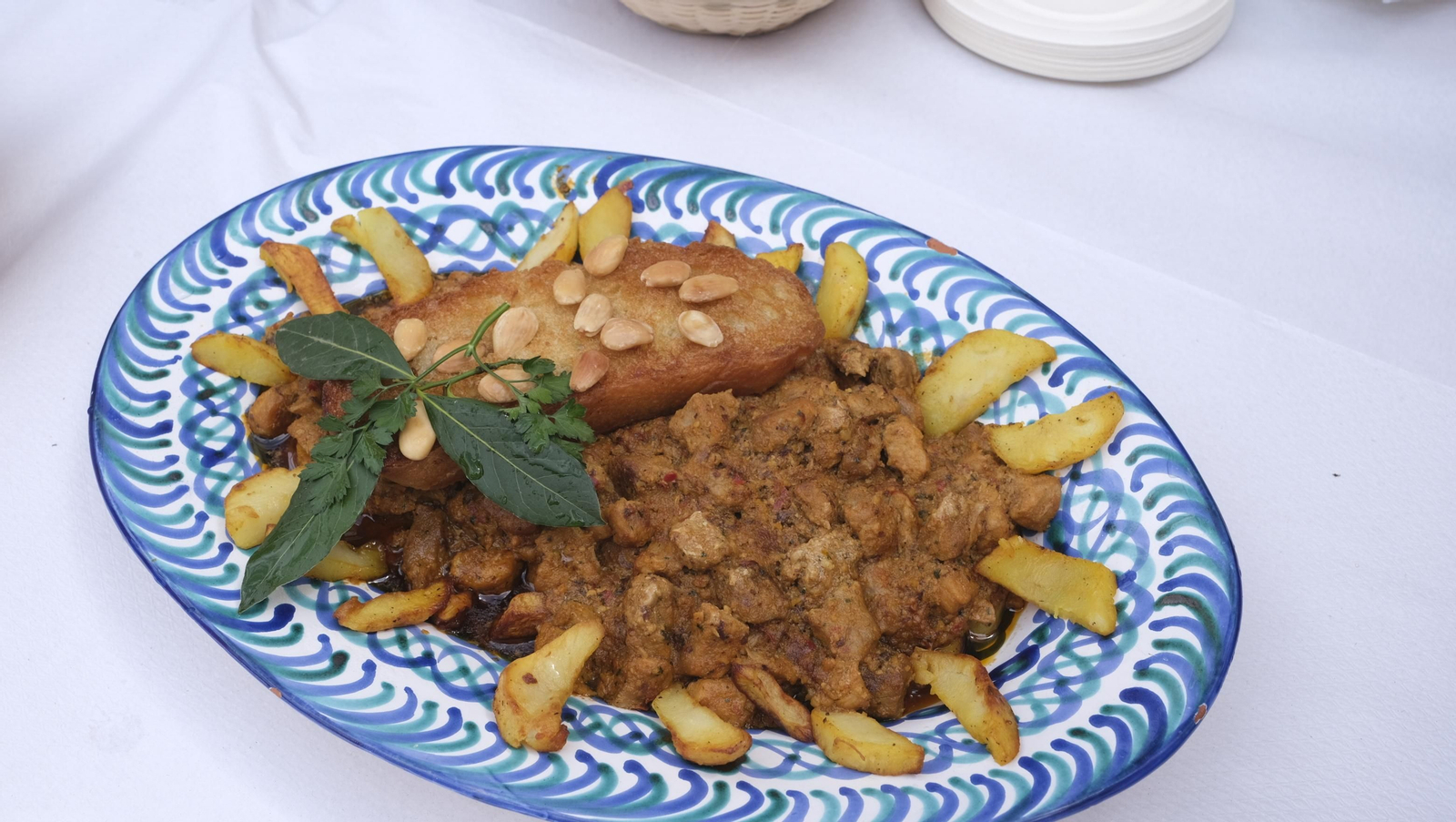 Imágenes de la paella popular en las Fiestas de Canjáyar