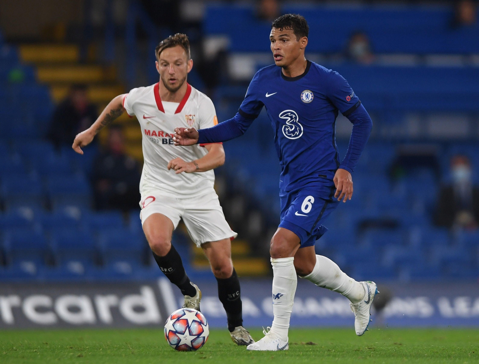 Las imágenes del Chelsea-Sevilla