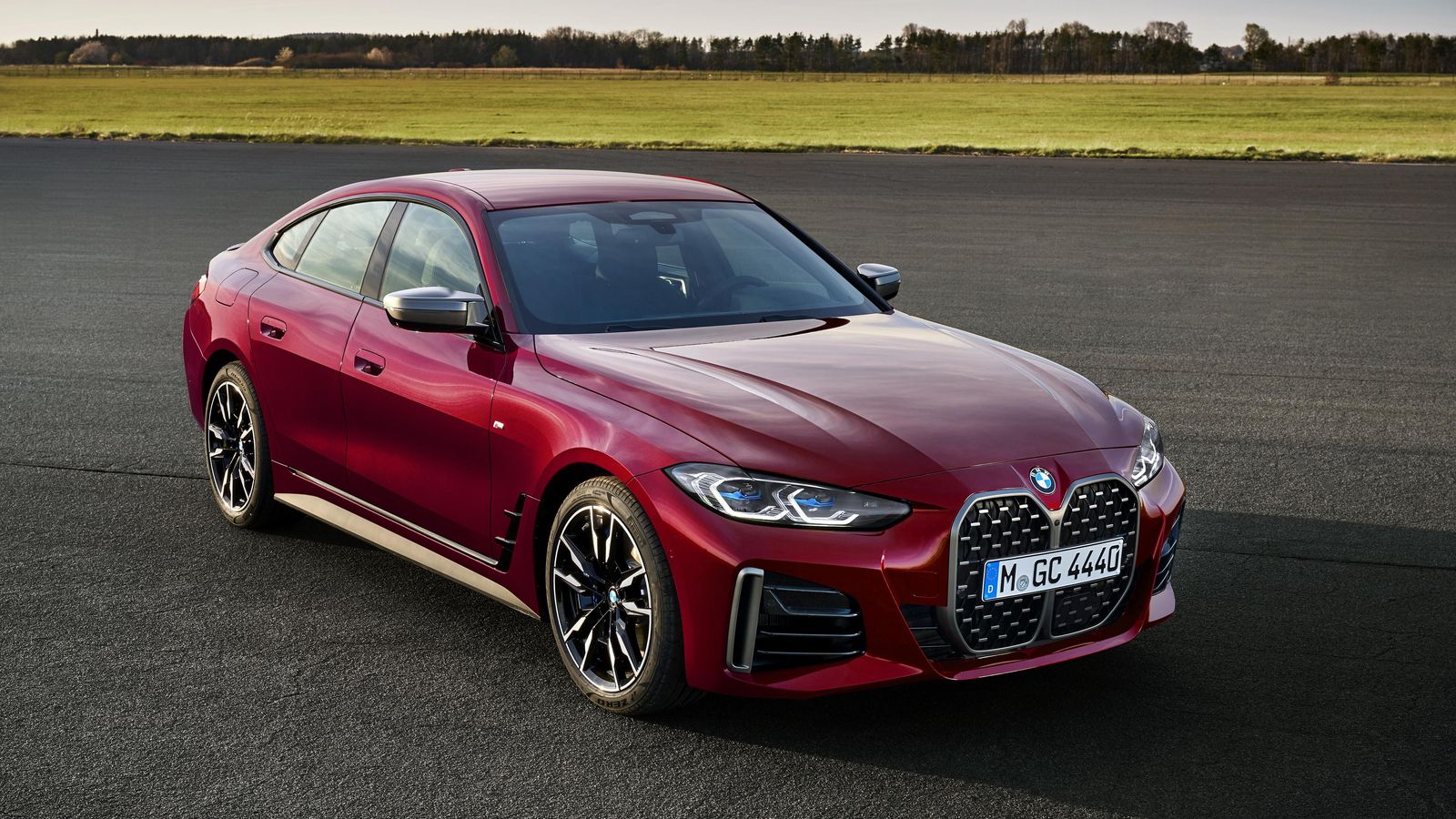 La elegancia deportiva de un coupé