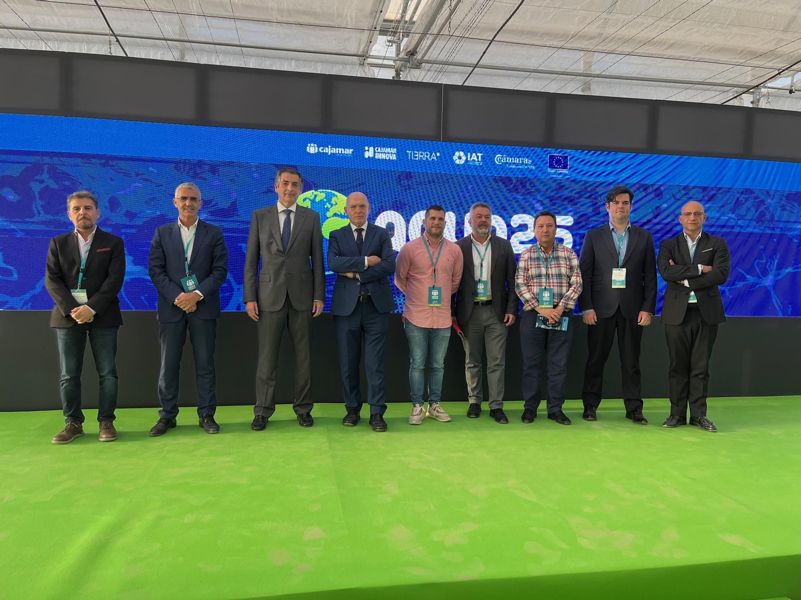 Foto de familia de todos los participantes en el Foro ‘Ante el Reto de Alimentar a la Humanidad’. Foto de familia de todos los participantes en el Foro ‘Ante el Reto de Alimentar a la Humanidad’.