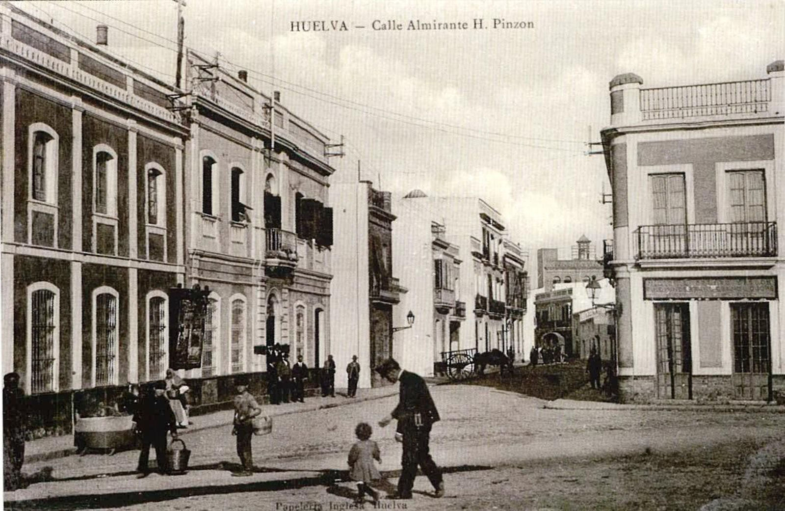 La tranquila calle Marina cuando se llamaba del Almirante Hernández Pinzón. La tranquila calle Marina cuando se llamaba del Almirante Hernández Pinzón.