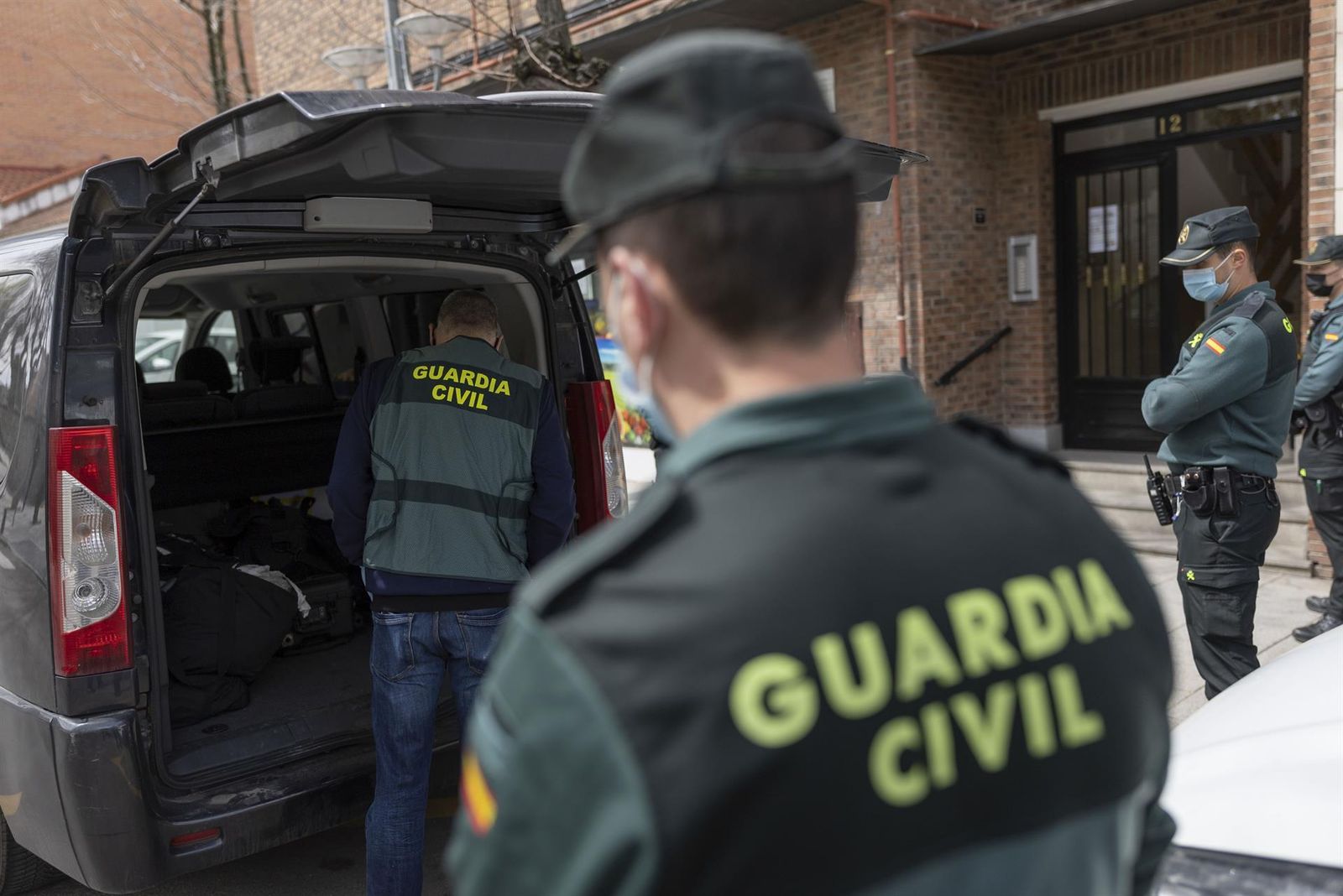 Agentes de la Guardia Civil durante una operación.