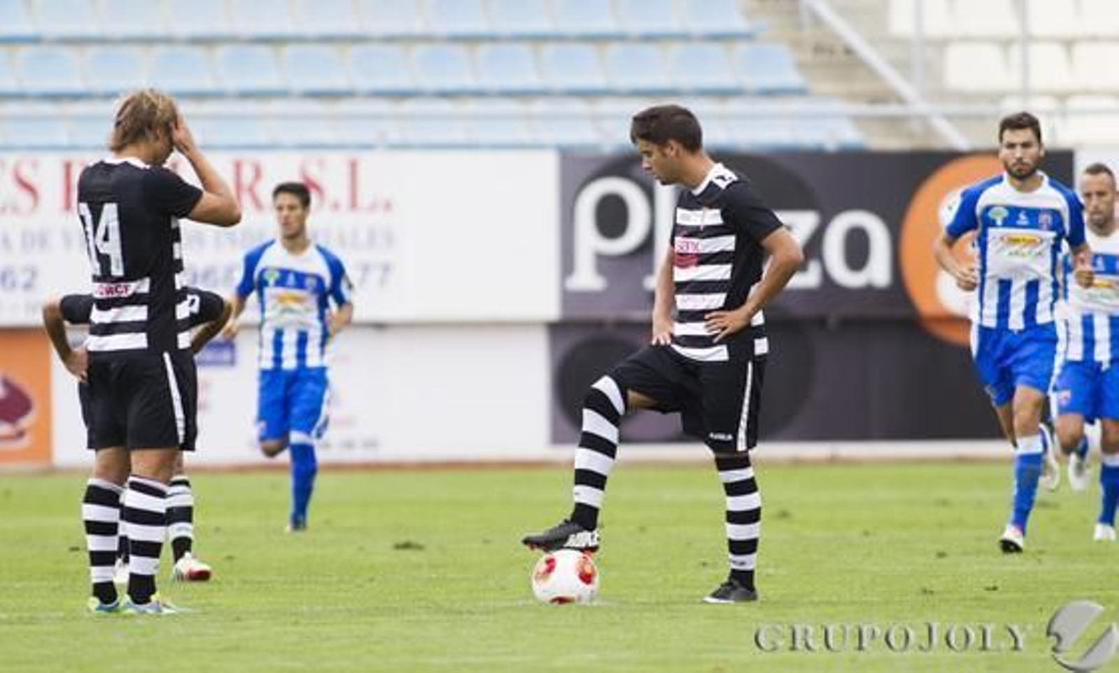 Carrillo es destituido tras la derrota de los azulinos (4-0) en Lorca

Foto: LOF (Pascu Mendez)