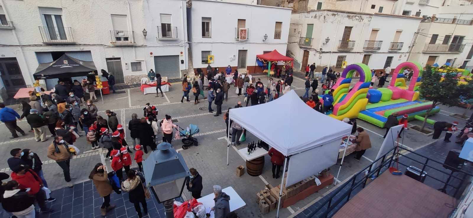 Abla conjuga ocio y solidaridad con el Mercado de Navidad