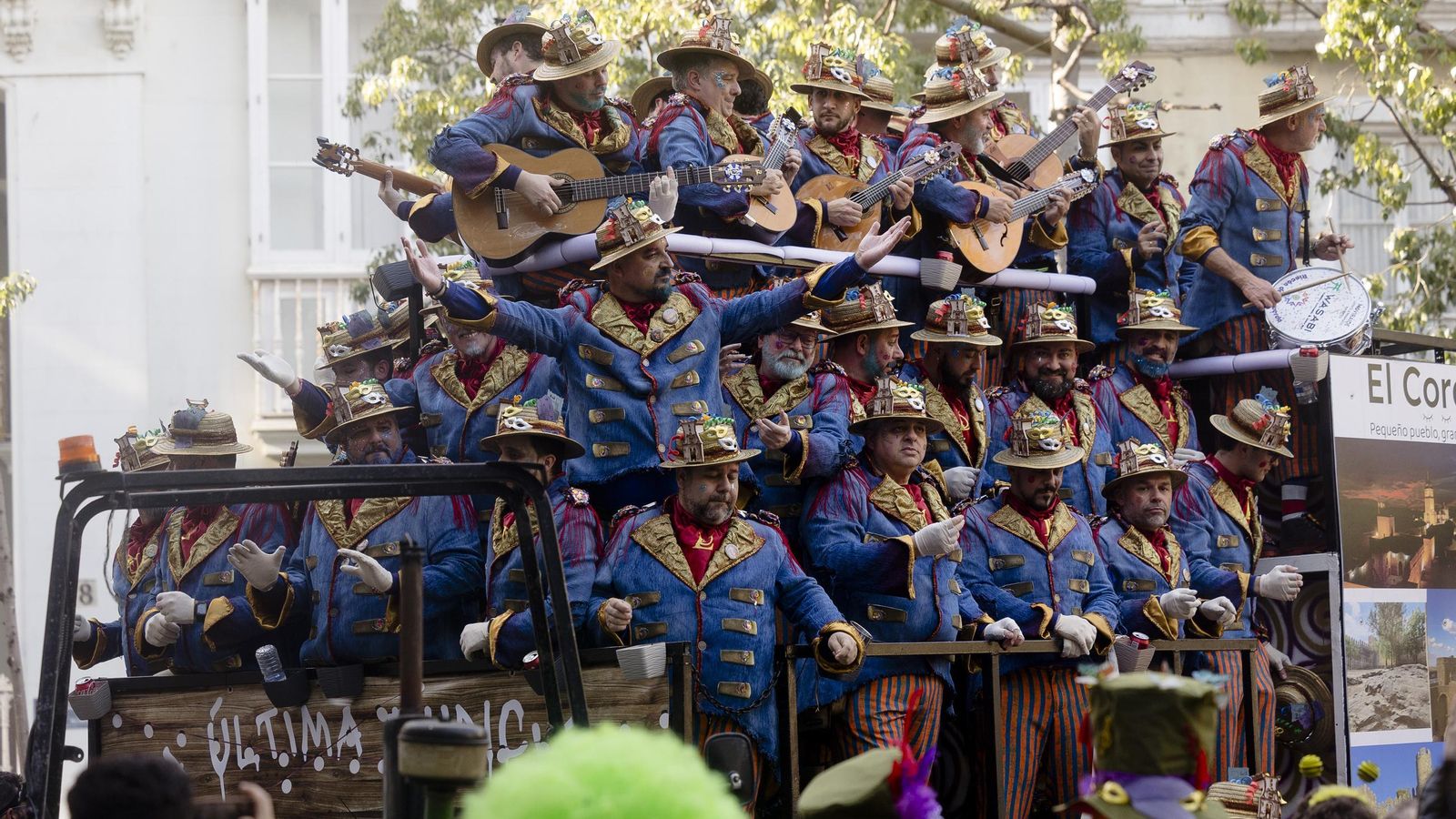 Las mejores imágenes del primer domingo de Carnaval de Cádiz