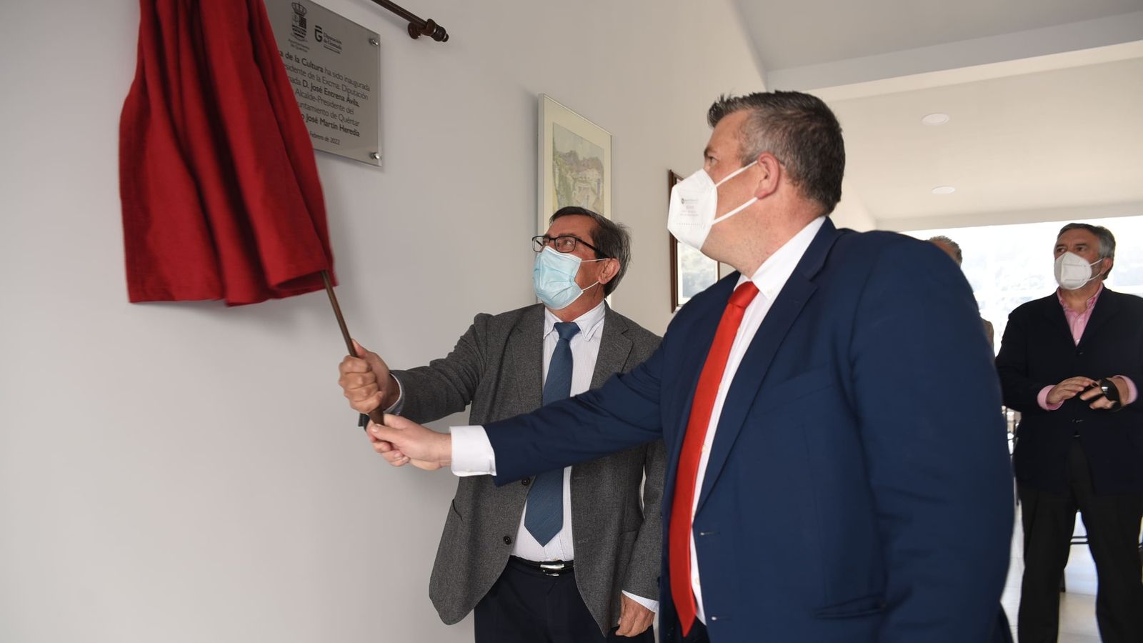 Momento de la inauguración en Quéntar.