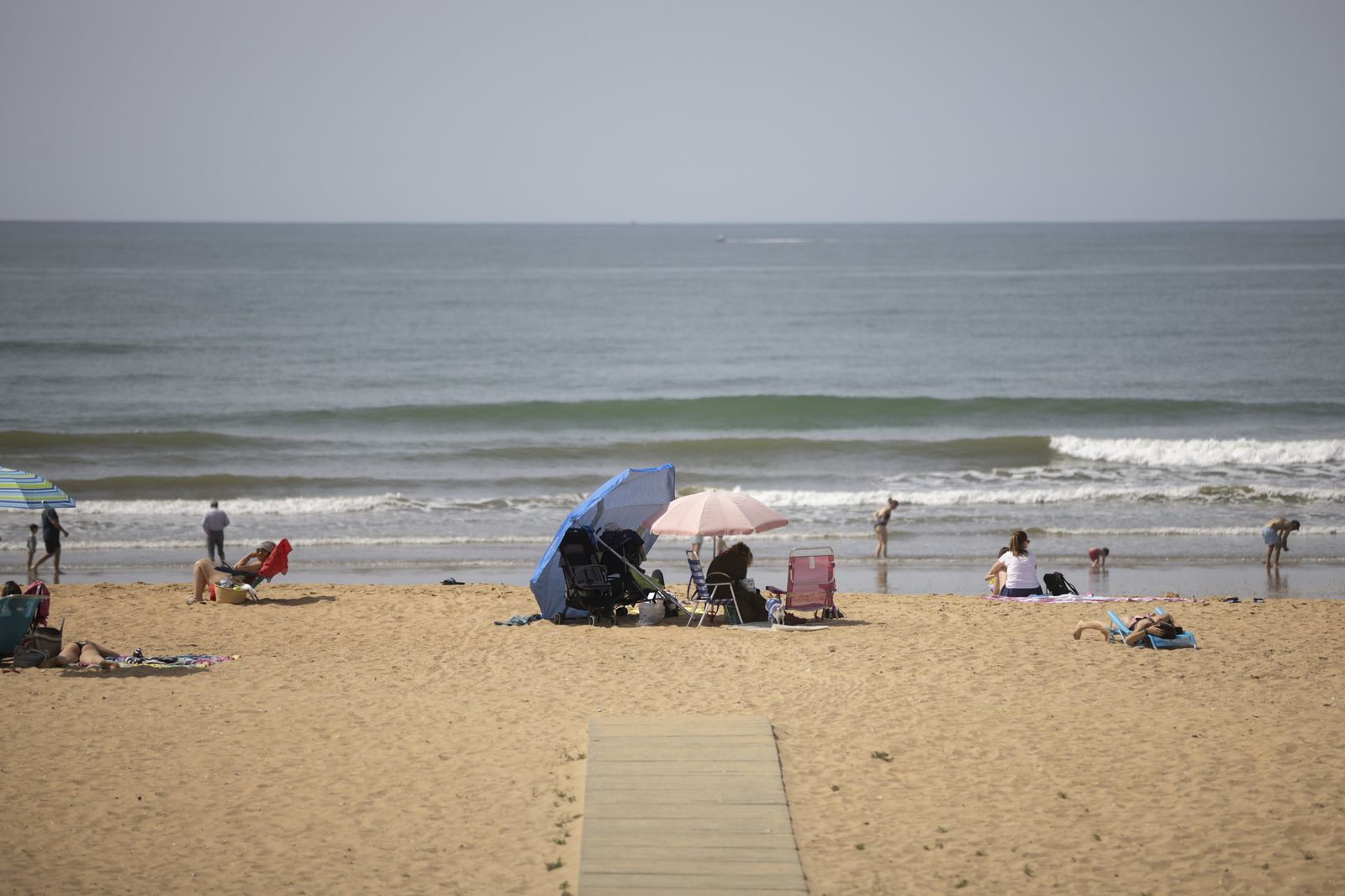 Imágenes del ambiente en las playas en este sábado 8 de abril