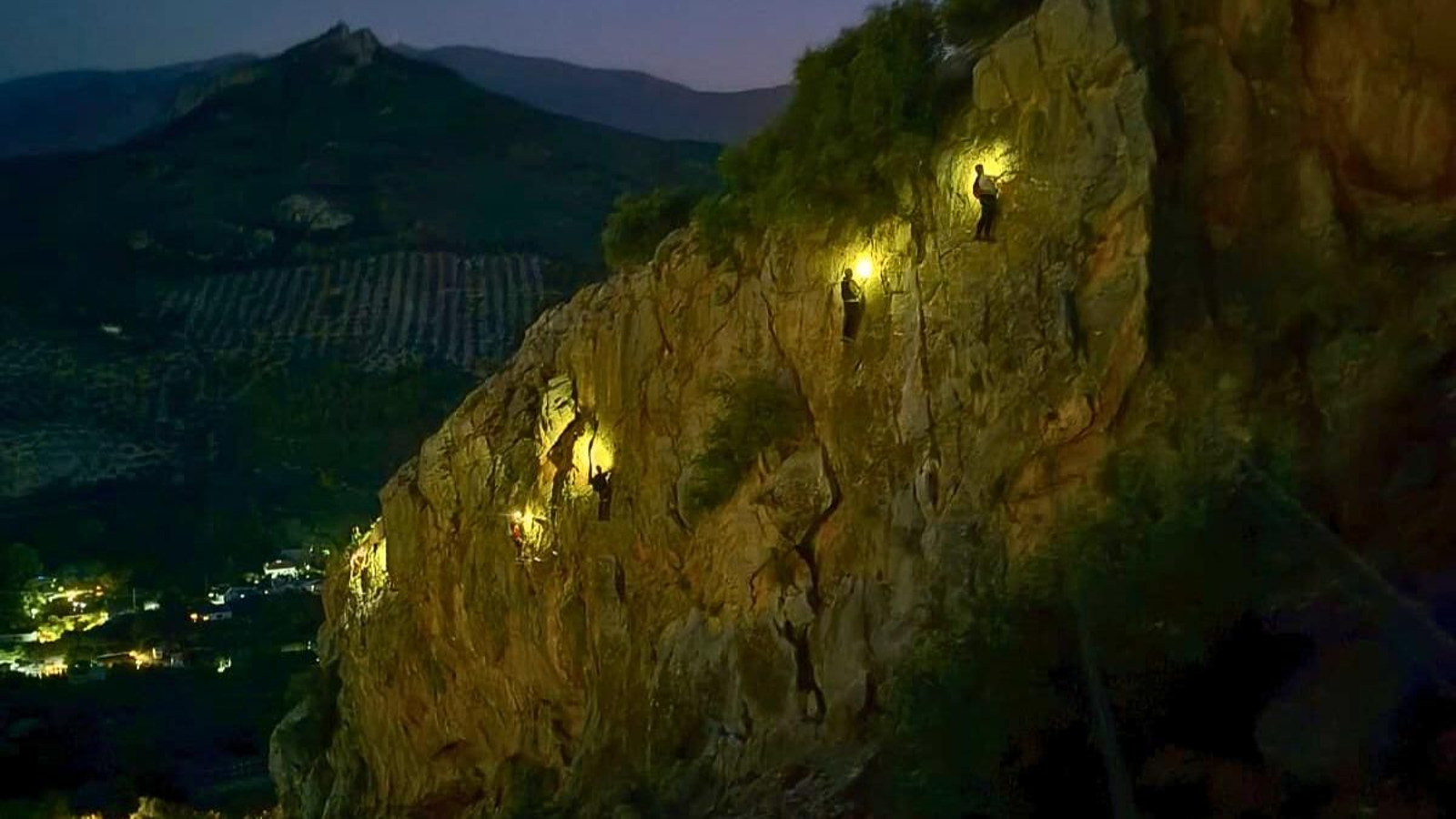 Esta nueva vía ferrata abrió al público a finales de 2024 y se ubica a escasos kilómetros de la ciudad de Jaén.