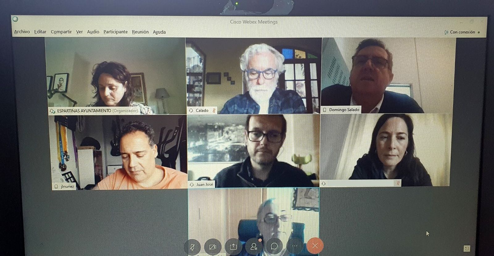 Una captura de la reunión de varios portavoces de grupos políticos de Espartinas, el martes.