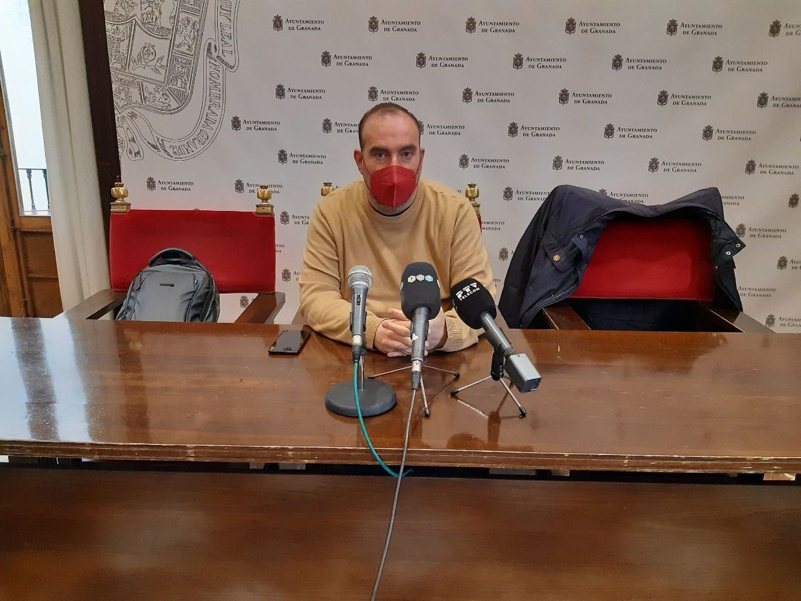 Podemos-IU pide un plazo extraordinario para solicitar el IBI social en Granada tras bajar a la mitad la solicitudes