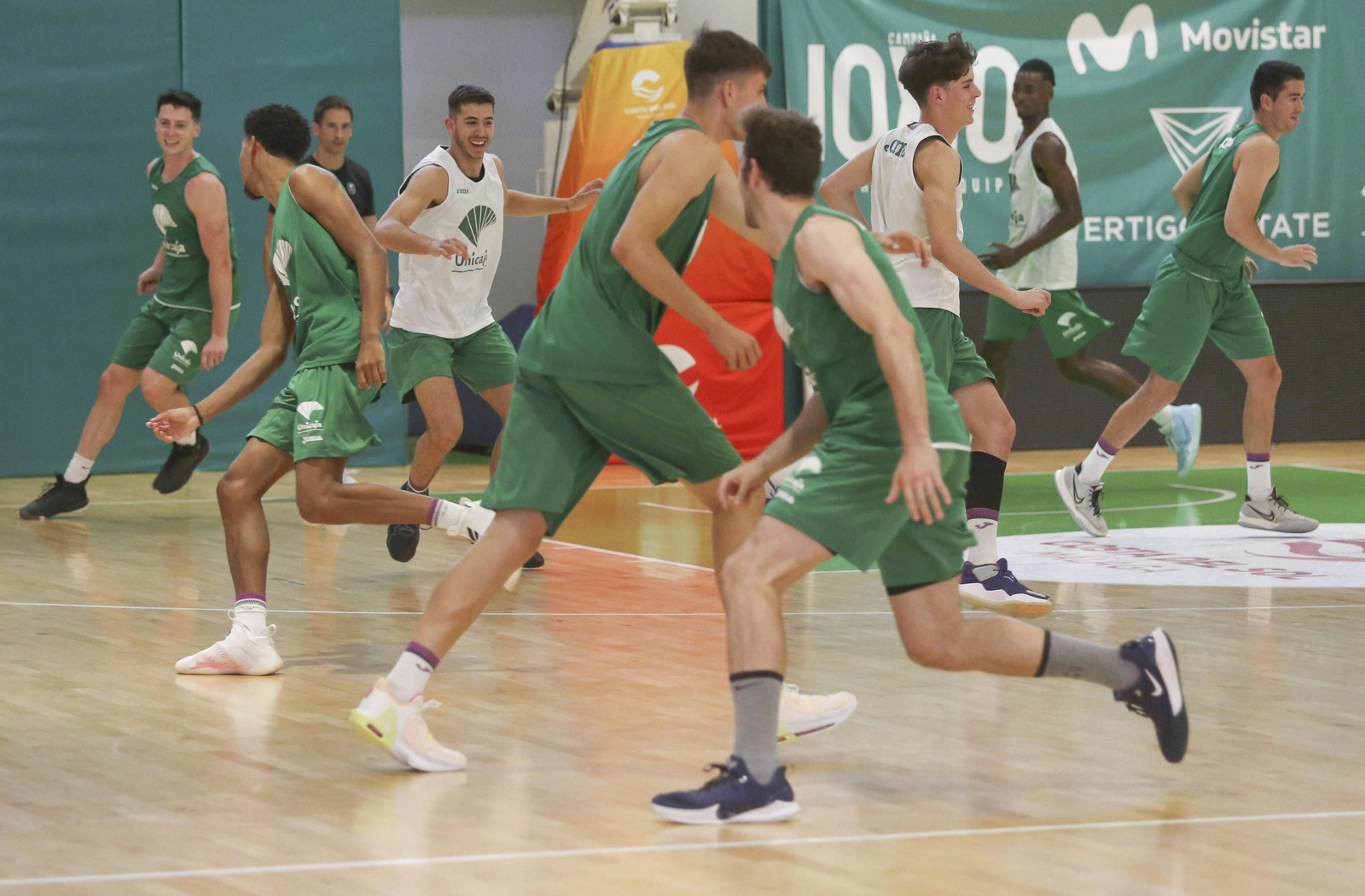Las fotos de los jóvenes del Unicaja en Los Guindos