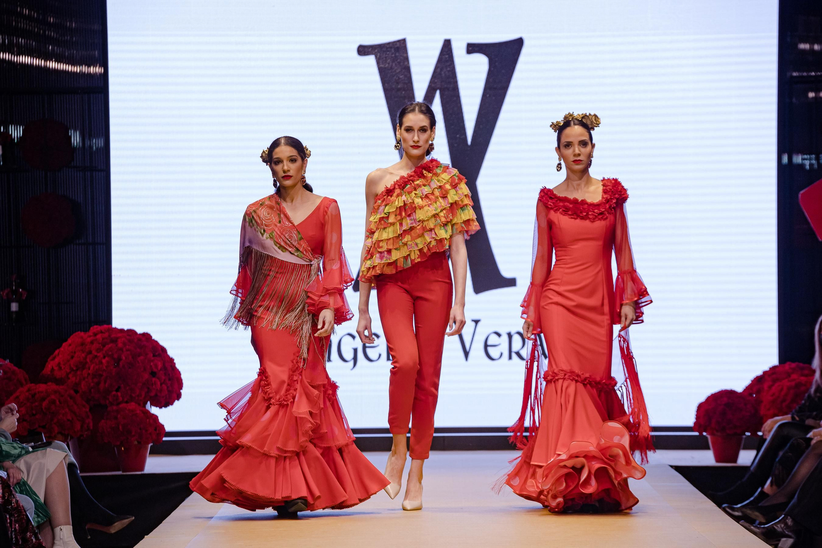 El desfile de Ángeles Verano en la Pasarela Flamenca de Jerez, todas las fotos