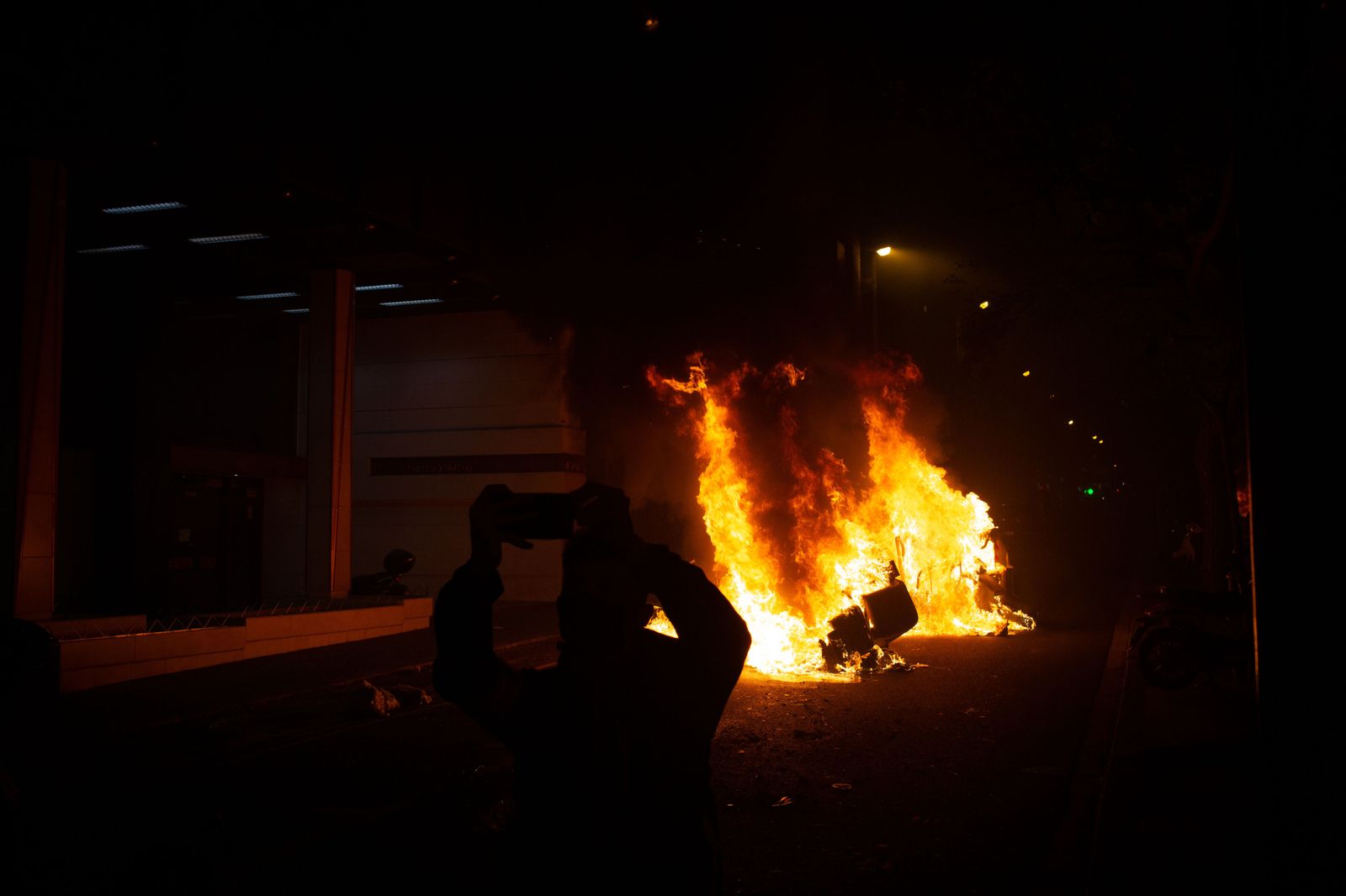 Las imágenes de los disturbios en Cataluña por el arresto de Pablo Hasel