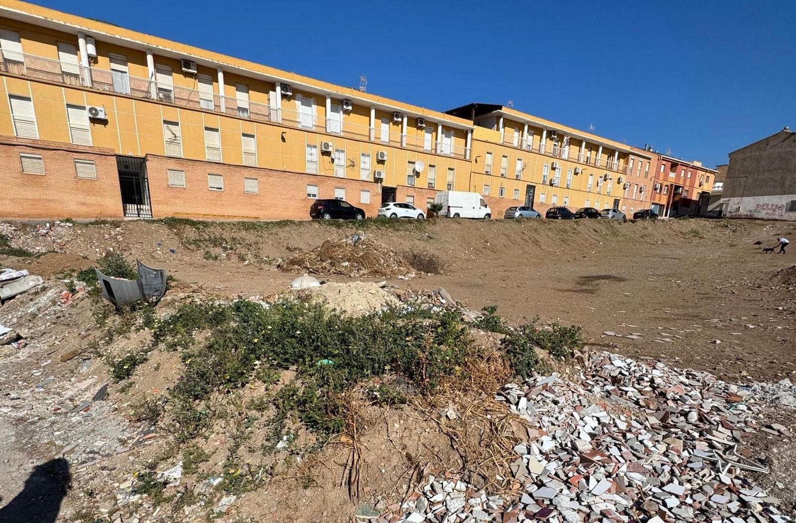 Solar en el barrio de las Angustias