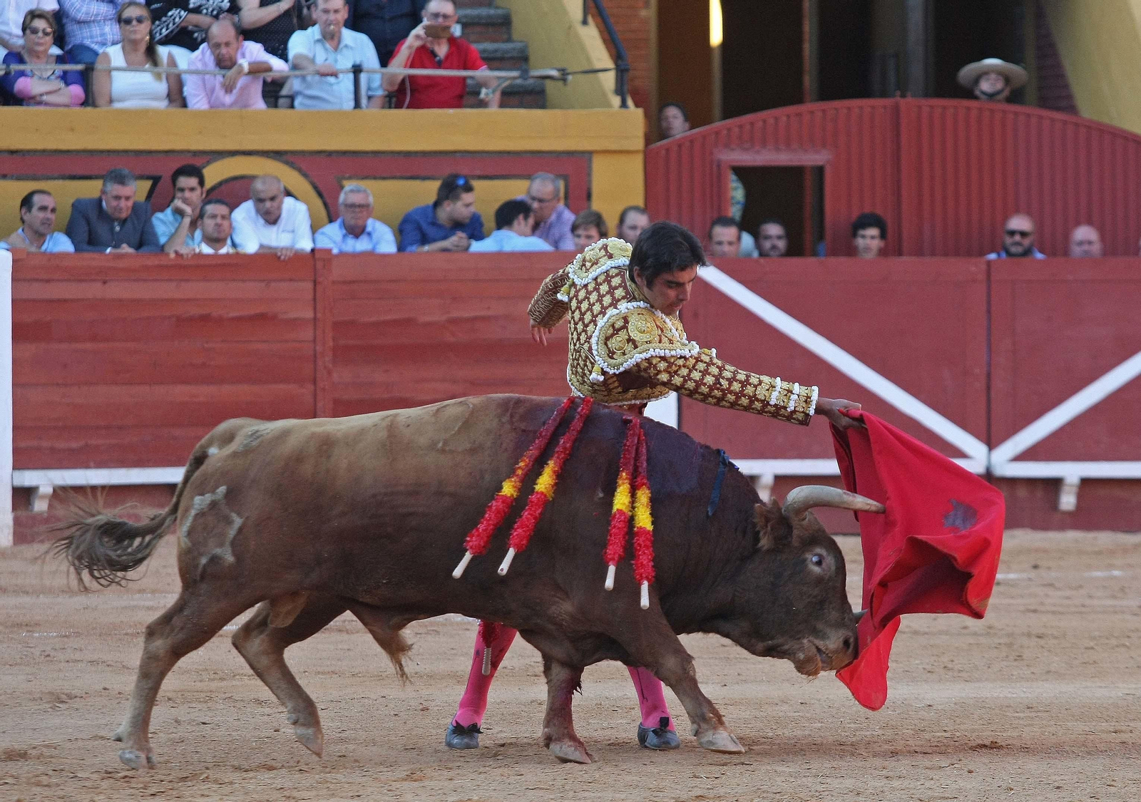 Las imágenes de la reaparición de José Tomás en Algeciras