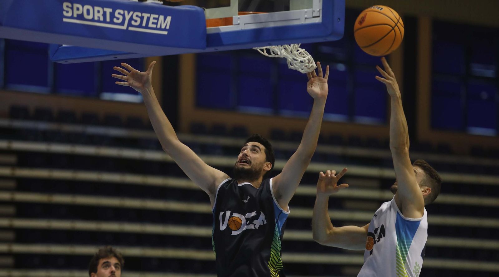 Las fotos del entrenamiento de Udea previo a su debut en Segunda FEB