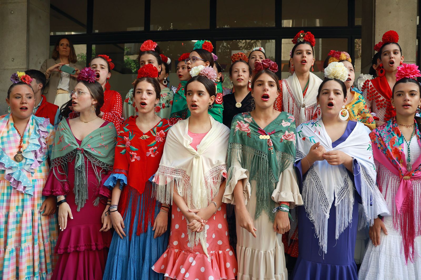 Las mejores imágenes de los peregrinos en la salida de Emigrantes