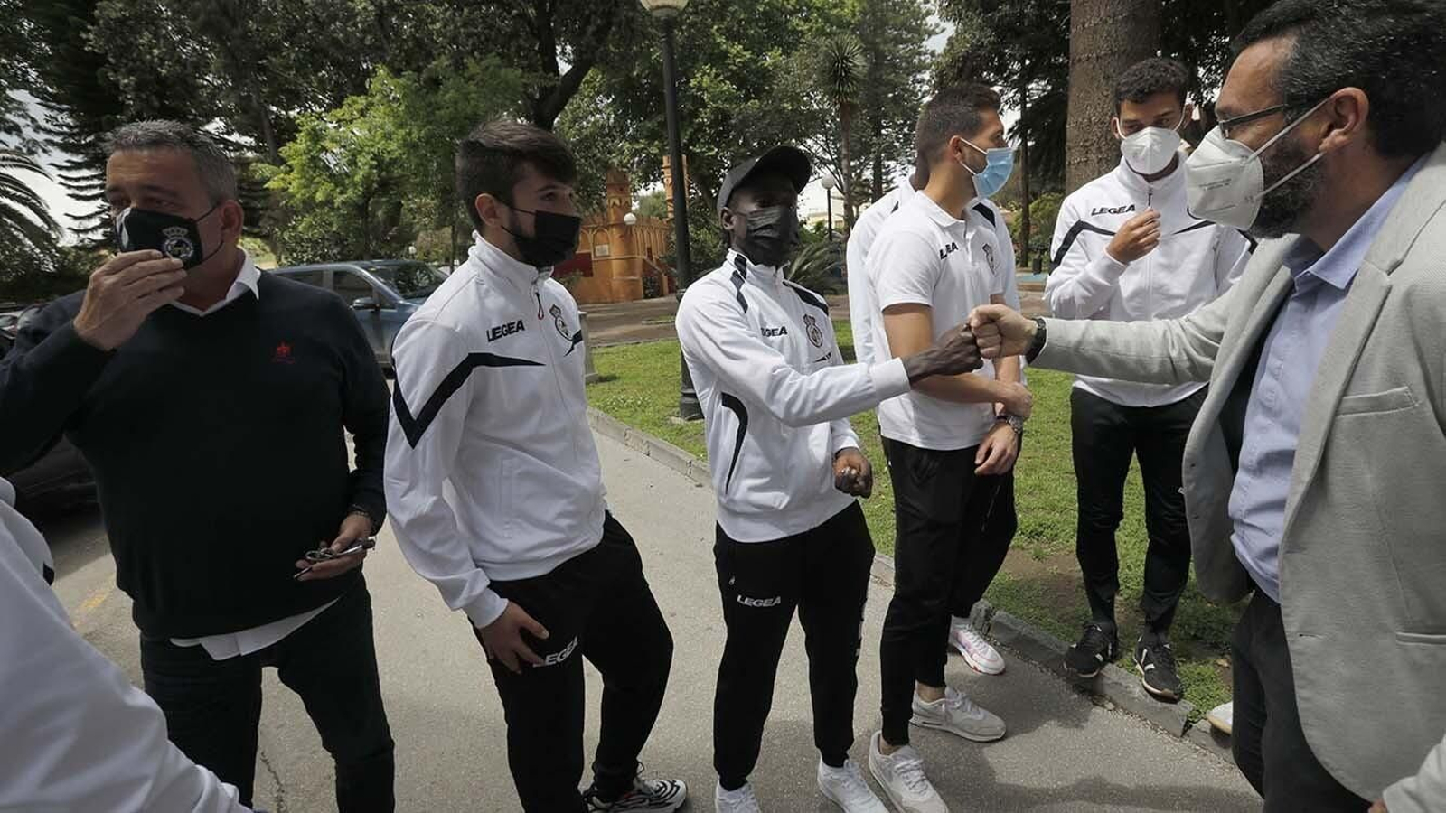 Las fotos de la recepción del Ayuntamiento de la Línea a la Balona  por su ascenso a Primera RFEF