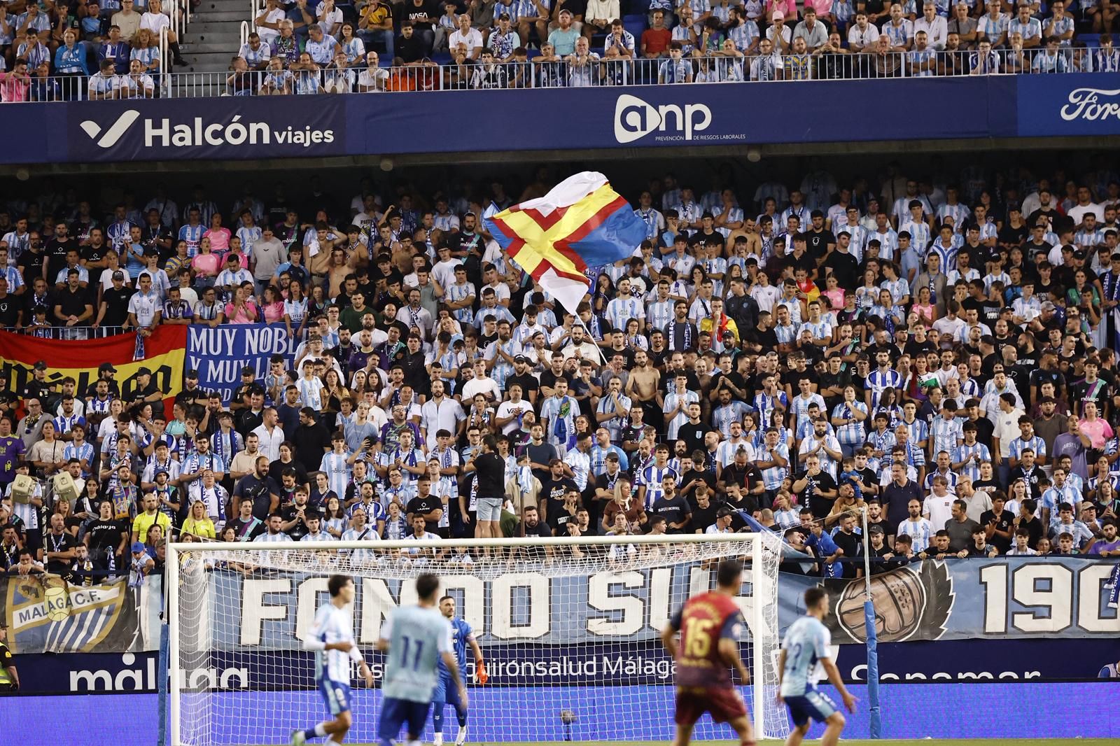 Búscate en las gradas de La Rosaleda en el Málaga CF-Deportivo