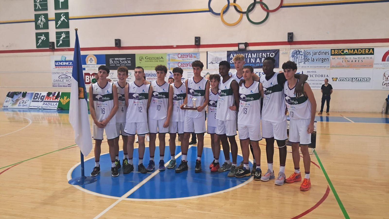 El título del equipo junior.