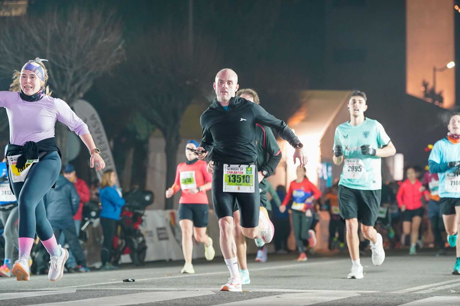 En imágenes: búscate en tu llegada a meta de la Carrera de San Antón 2026 (13)