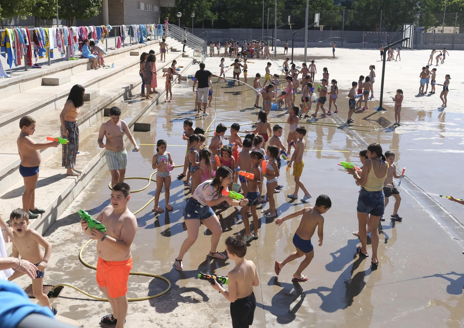 ¡Por fin vacaciones! Las mejores fotografías del último día de colegio en Córdoba