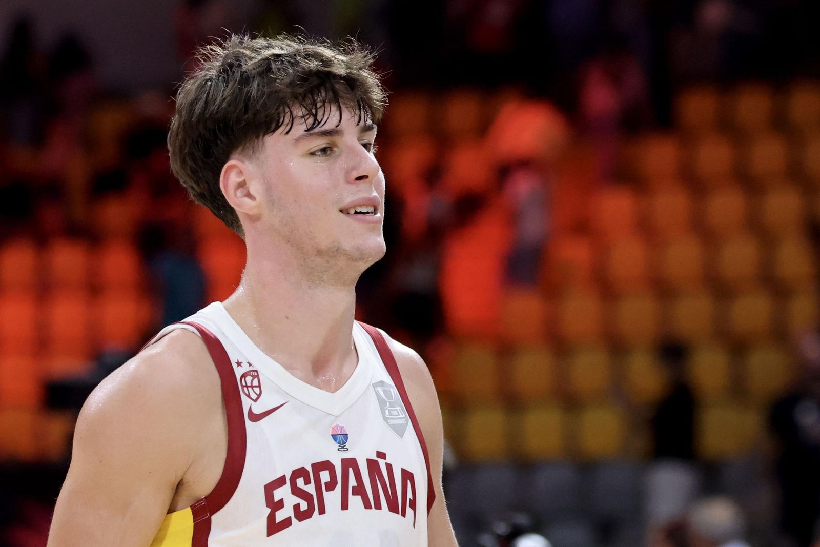 Mario Saint-Supery crece en el España-Chipre