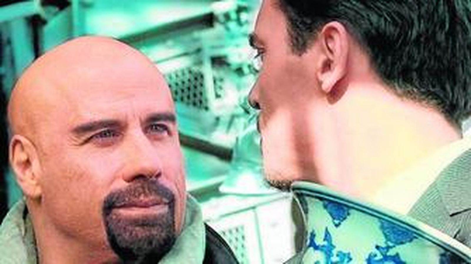 Travolta y Rhys-Meyers salvan al mundo en 'Desde París con amor'