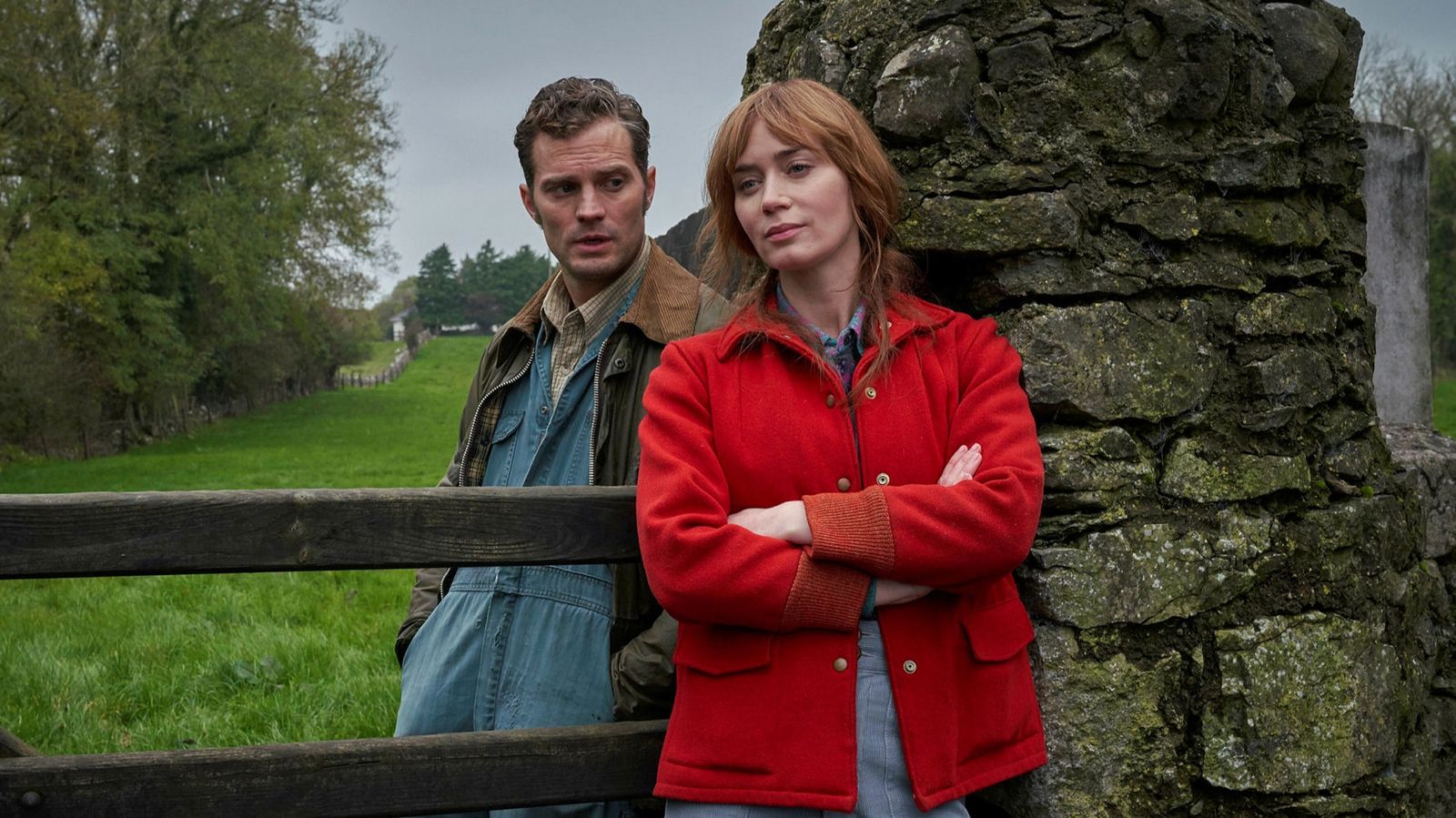 Jamie Dornan y Emily Blunt, un amor platónico en los verdes prados.