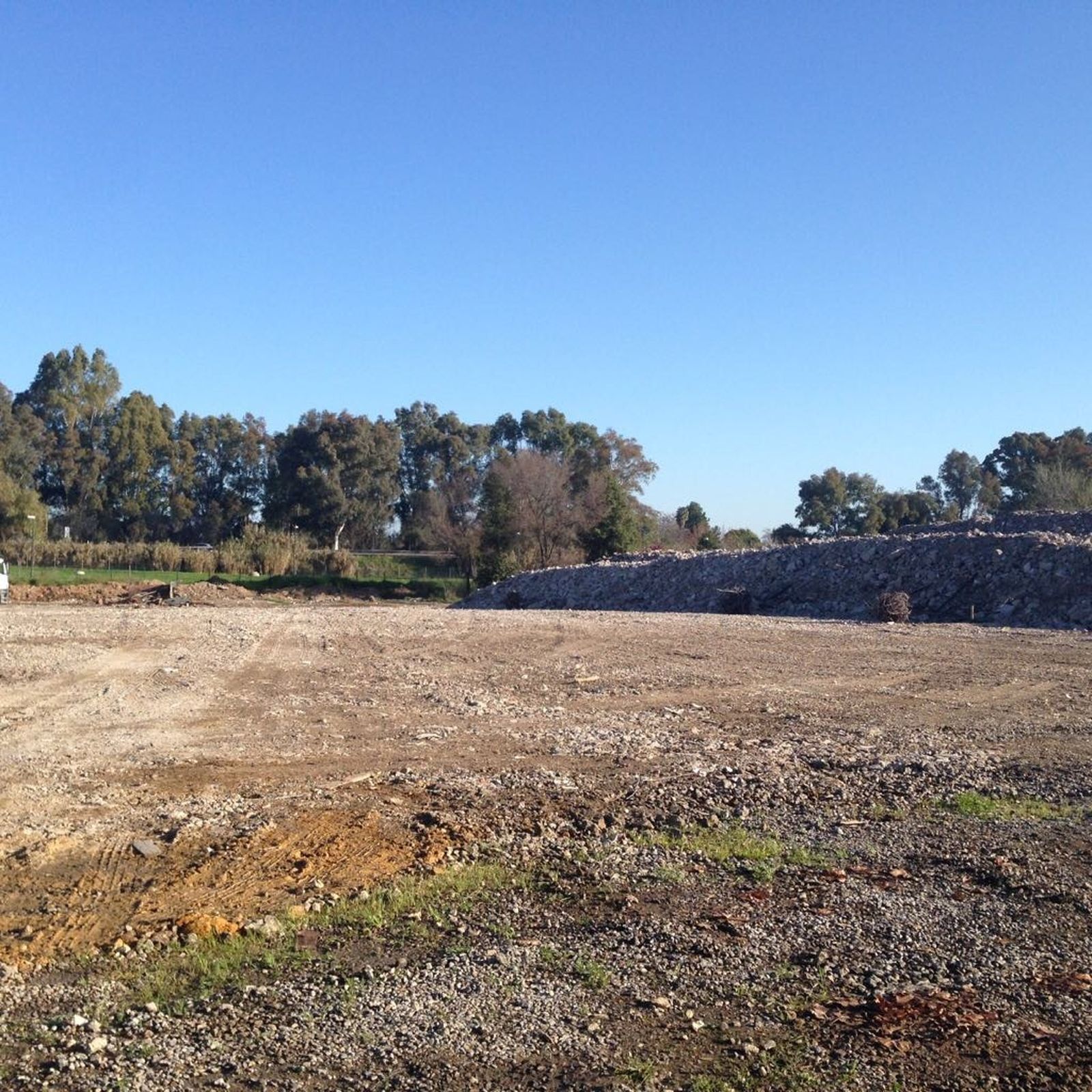 El solar una vez derribado y retirados los escombros.