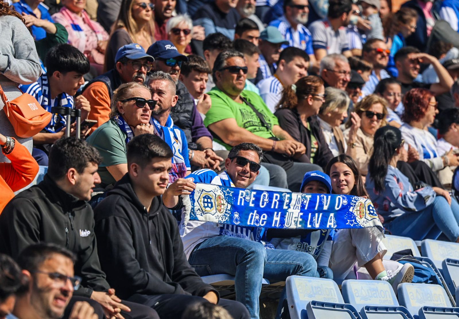 Búscate en las gradas del Nuevo Colombino durante el Recre-Deportiva Minera