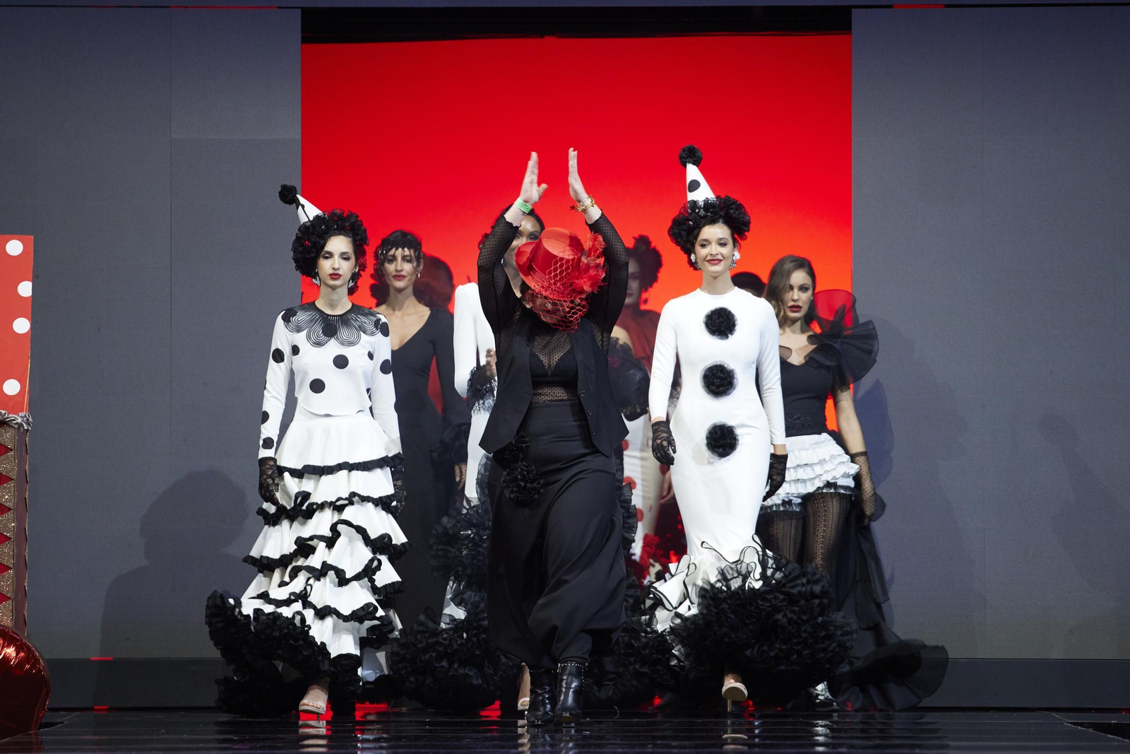 El desfile de Flor de Cerezo en SIMOF 2025, todas las fotos