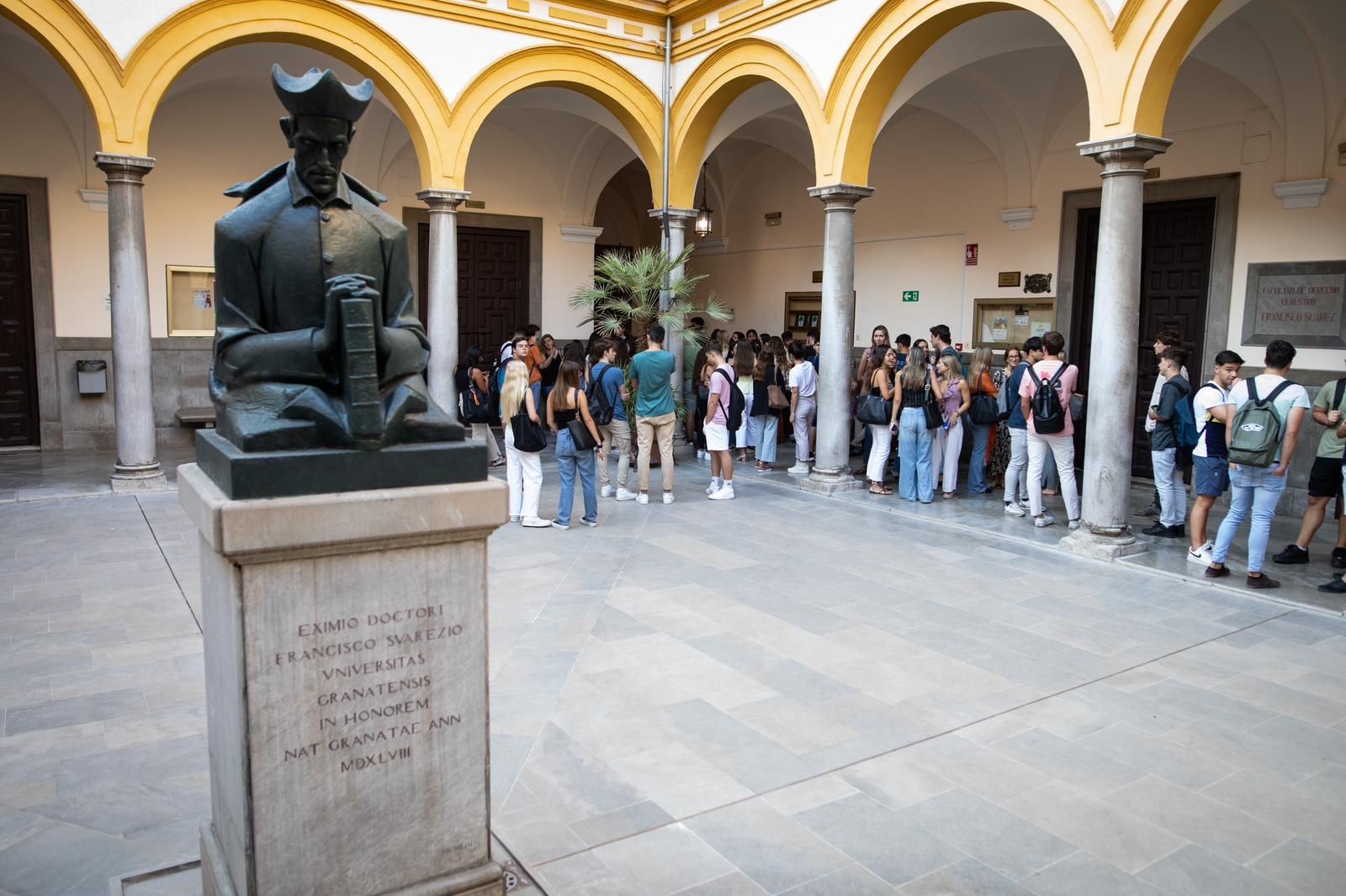 La vuelta al cole en los colegios de Granada, en imágenes