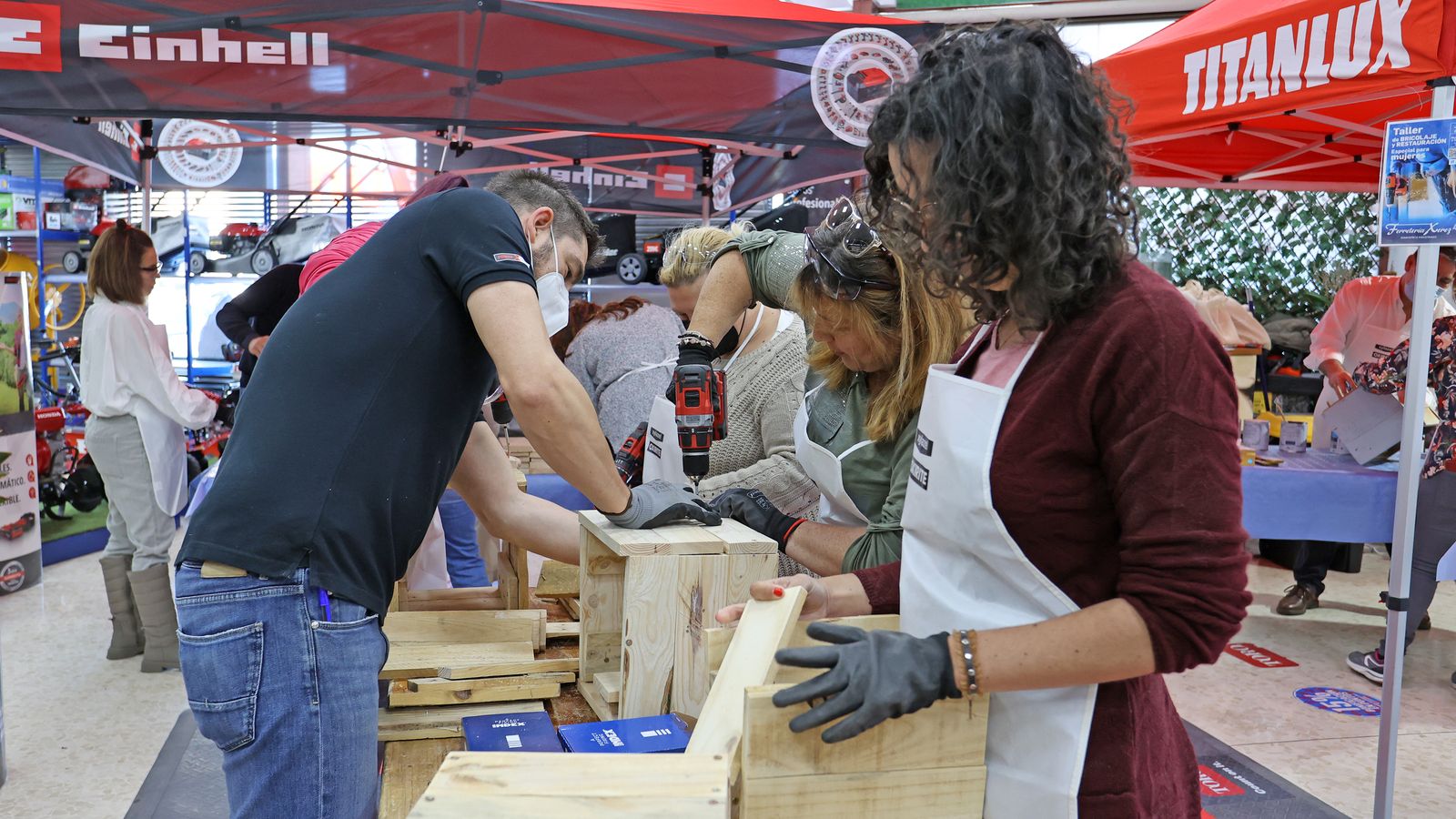 Taller de bricolaje para mujeres de Ferretería Xerez