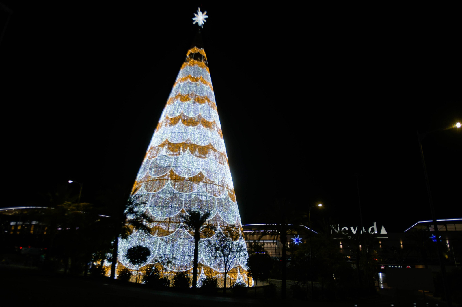El encendido de la Navidad 2021 en el centro comercial Nevada Shopping, en imágenes