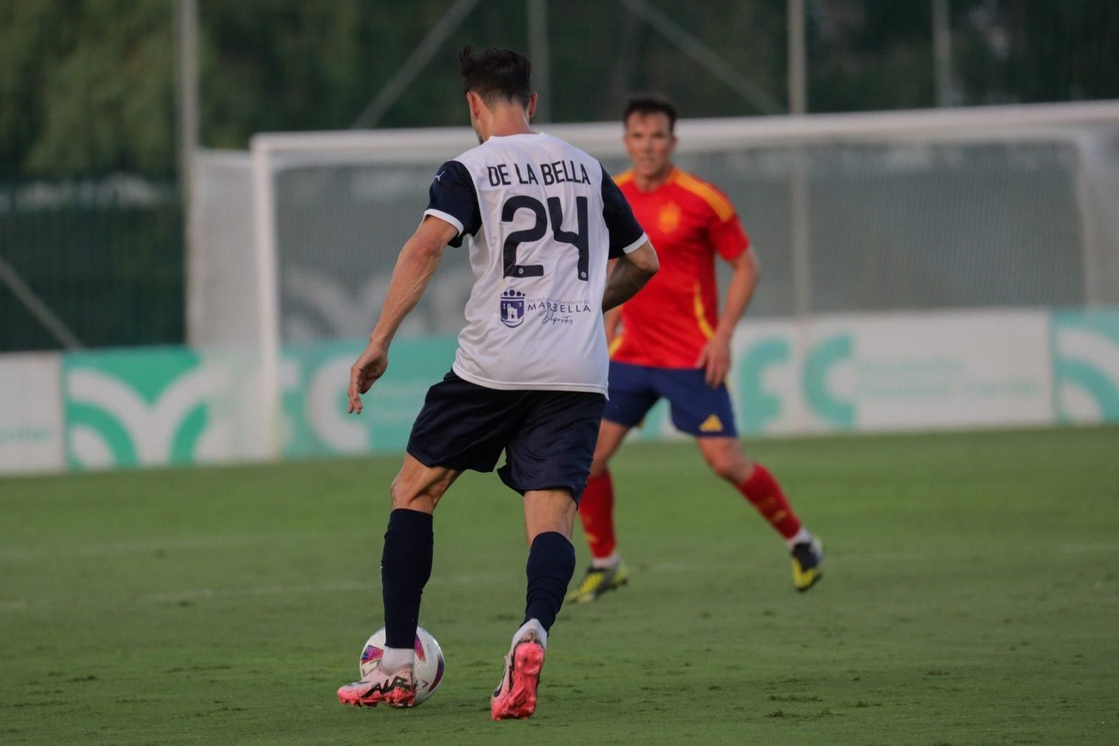 Leyendas e históricos en Marbella por una buena causa: Xavi, Marchena, Tamudo, Salva...