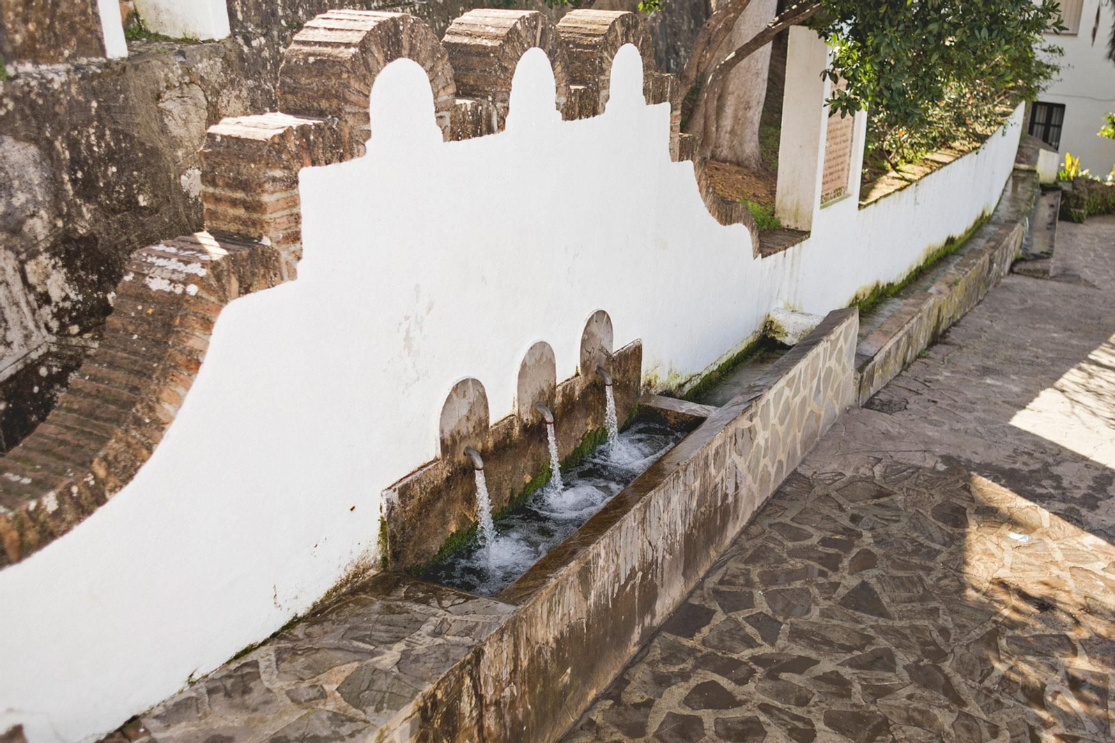 Fuente de los Tres Chorros en Benamahoma