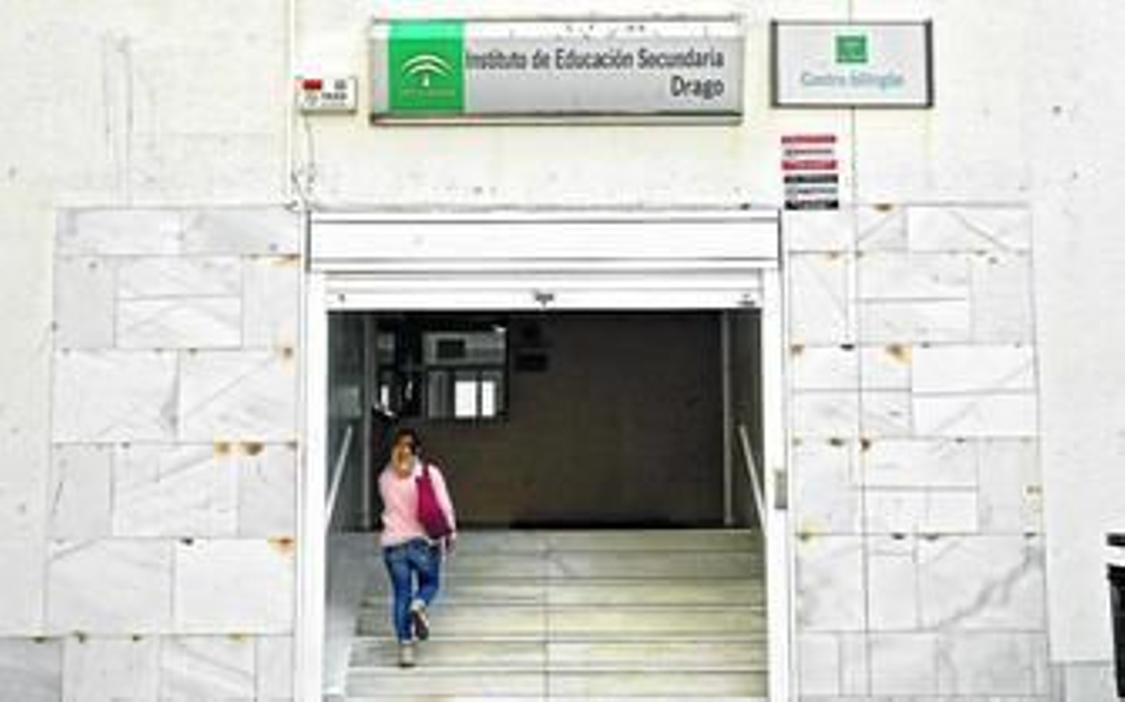 La singular sede del IES Drago, diseñada por el arquitecto Alberto Campo Baeza, se ubica en la calle Marianista Cubillo.